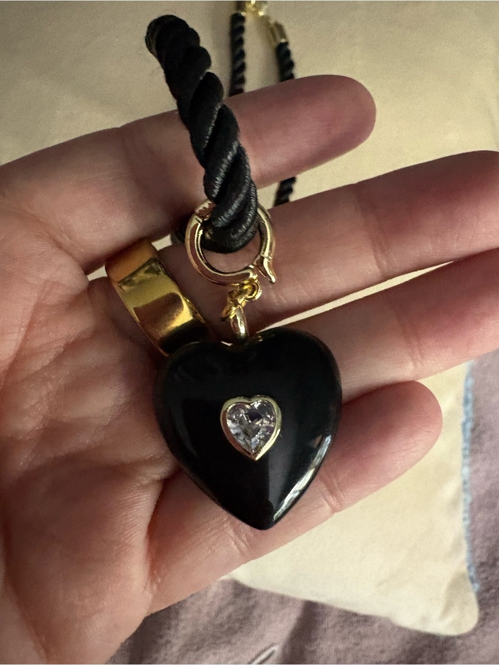 Black heart necklace